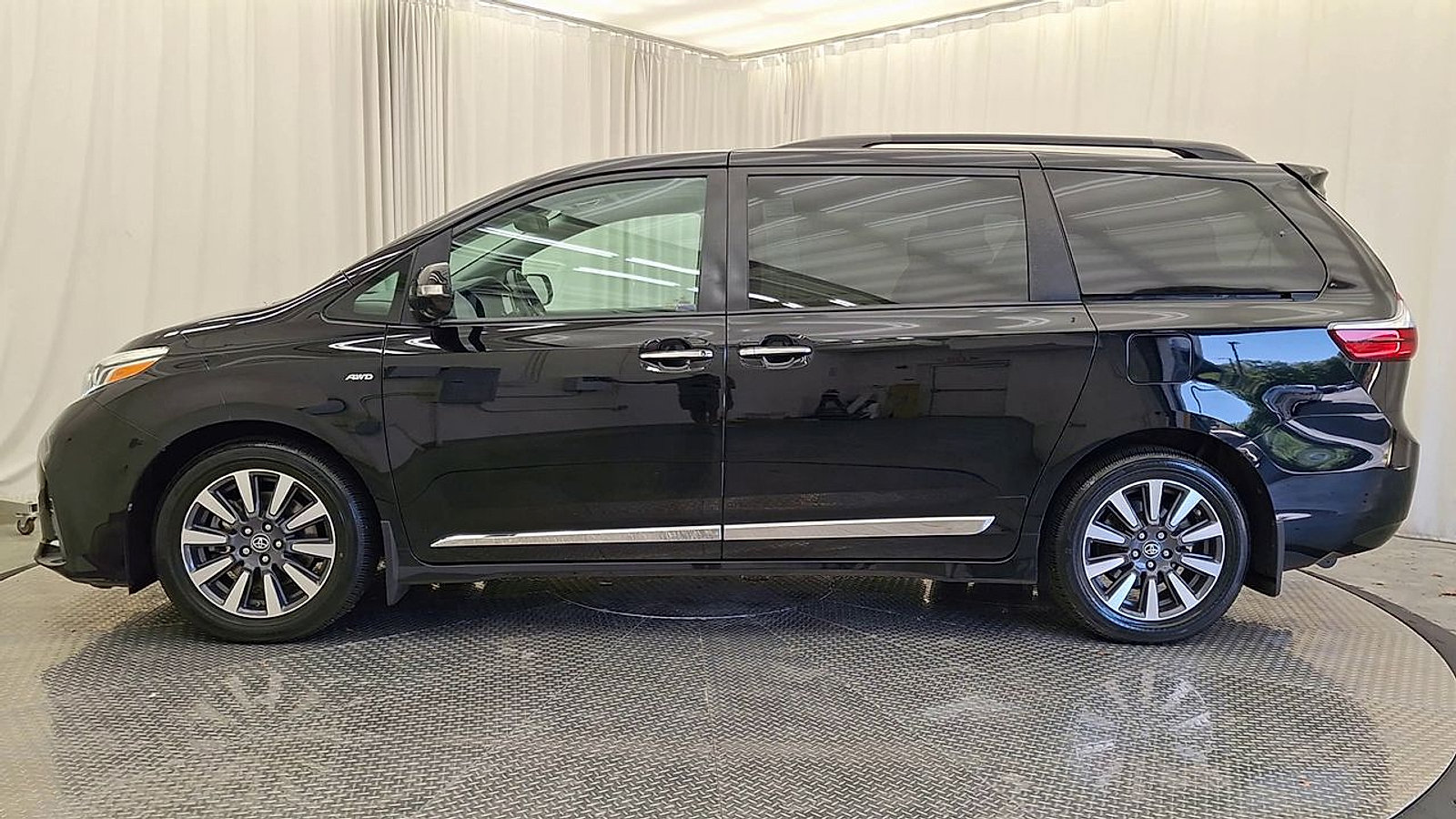 Certified 2019 Toyota Sienna Limited Premium w/ Protection Package AWD/4WD image 12
