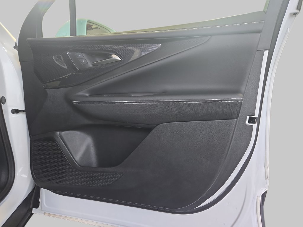 Used 2024 Chevrolet Blazer EV LT AWD/4WD image 11