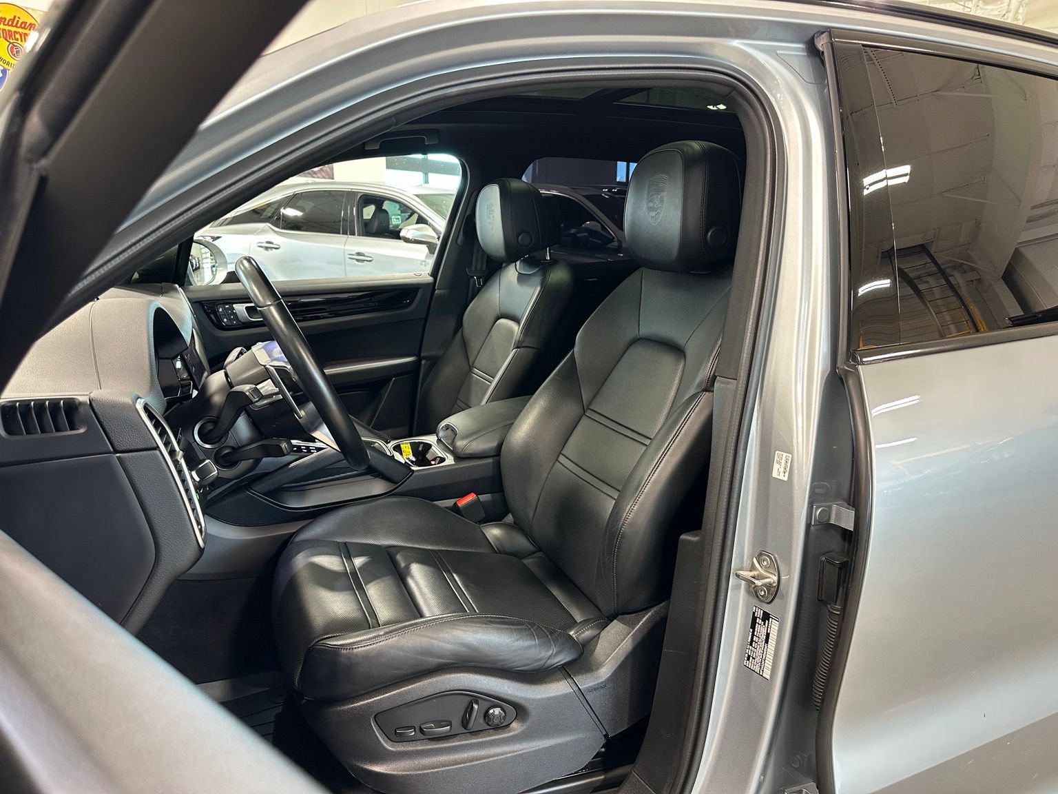 Used 2022 Porsche Cayenne Platinum Edition AWD/4WD image 13