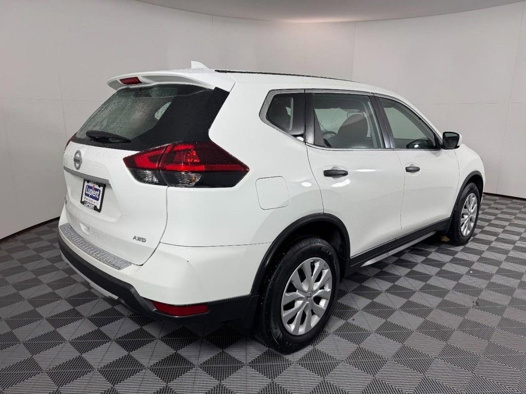 Used 2020 Nissan Rogue S image 3