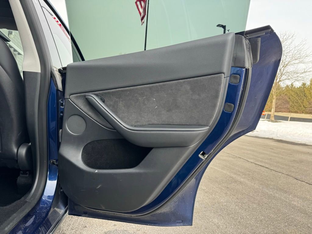 Used 2023 Tesla Model Y Long Range image 41