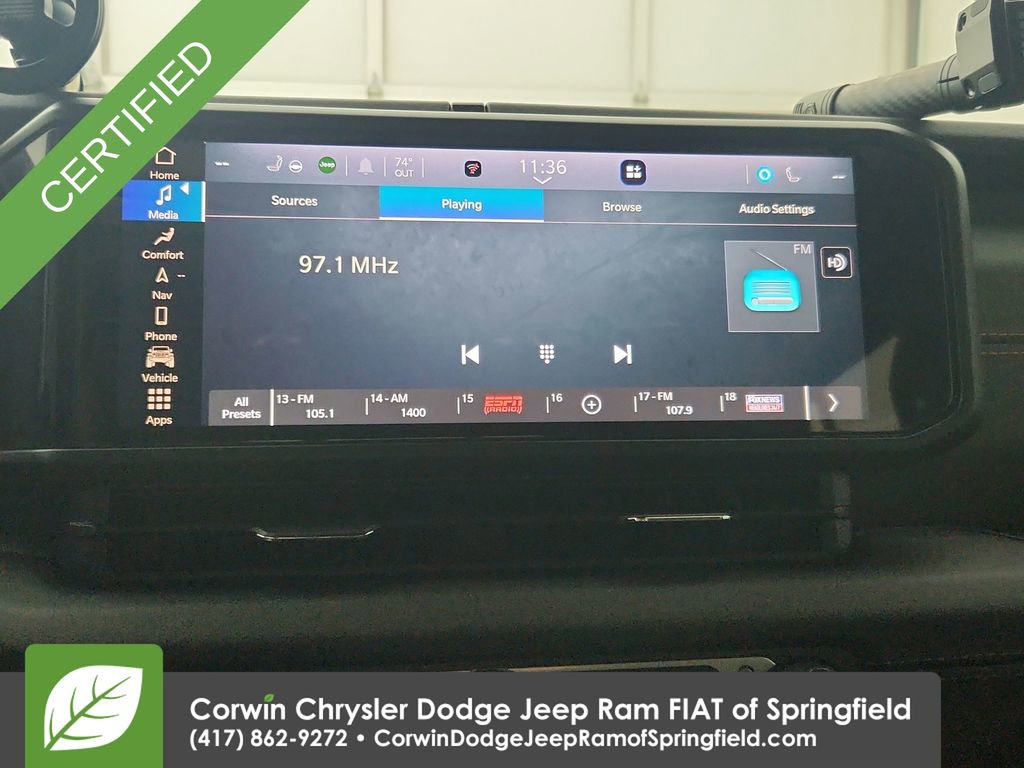 Used 2024 Jeep Gladiator Mojave AWD/4WD image 23