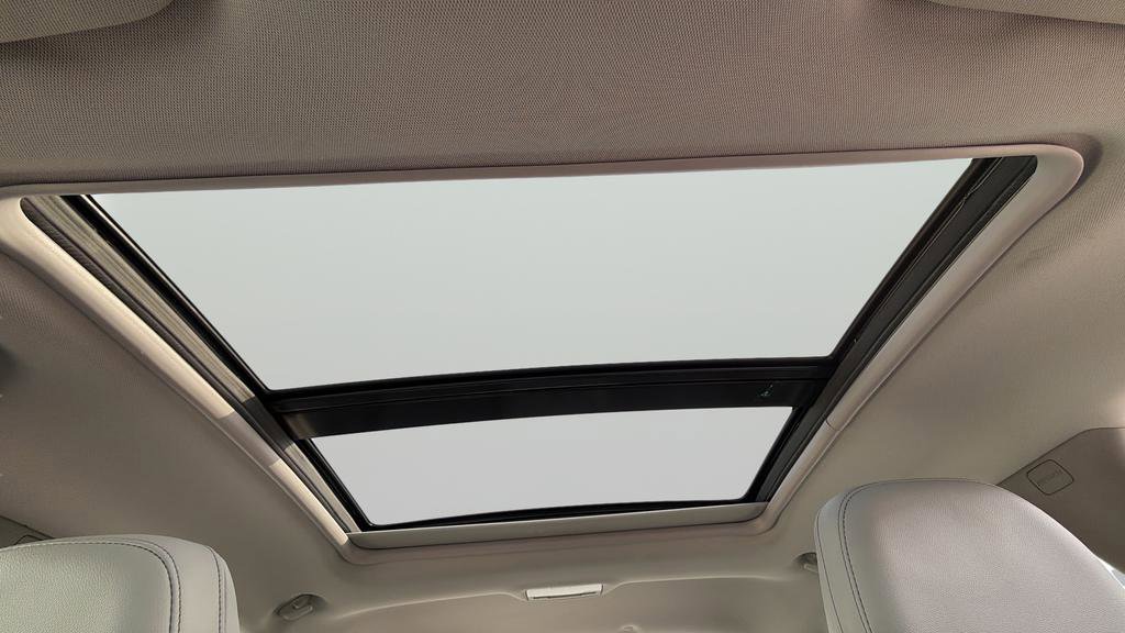 Used 2017 Chevrolet Malibu Premier w/ Premier Sun and Wheel Package image 26