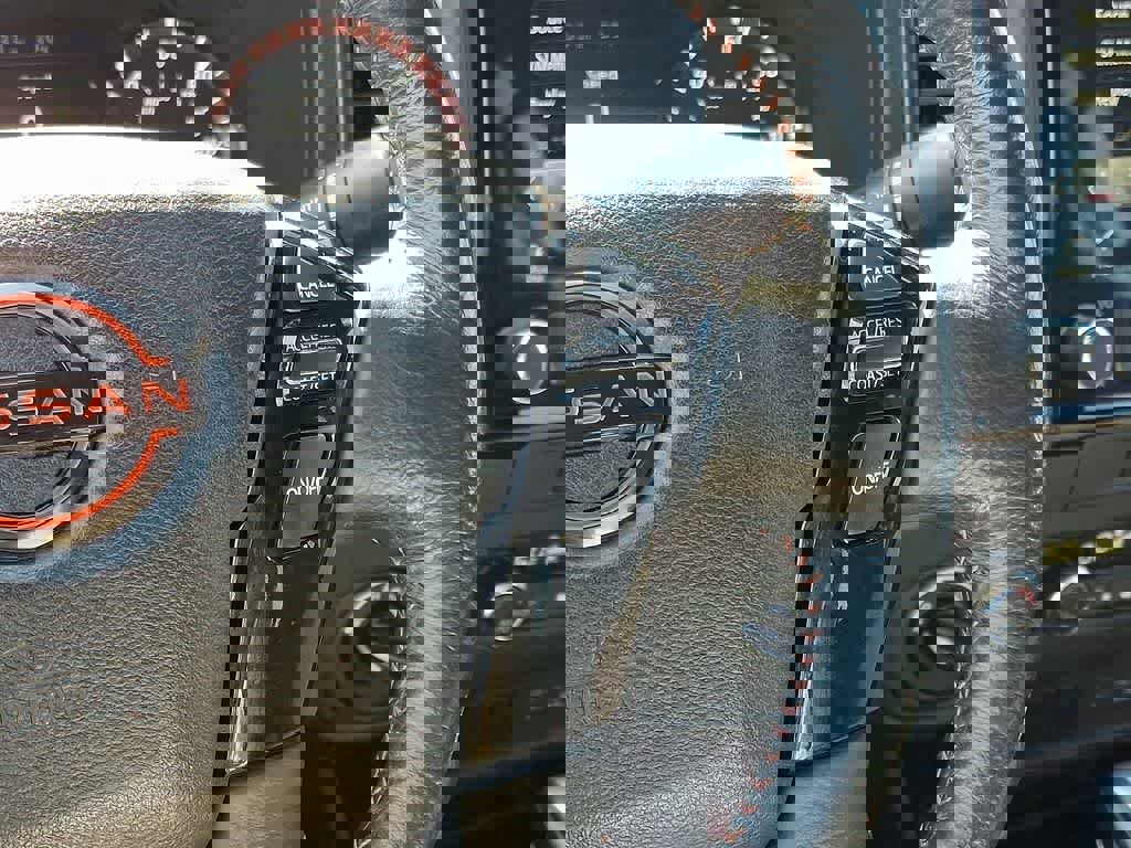 Used 2024 Nissan Frontier PRO-4X image 22