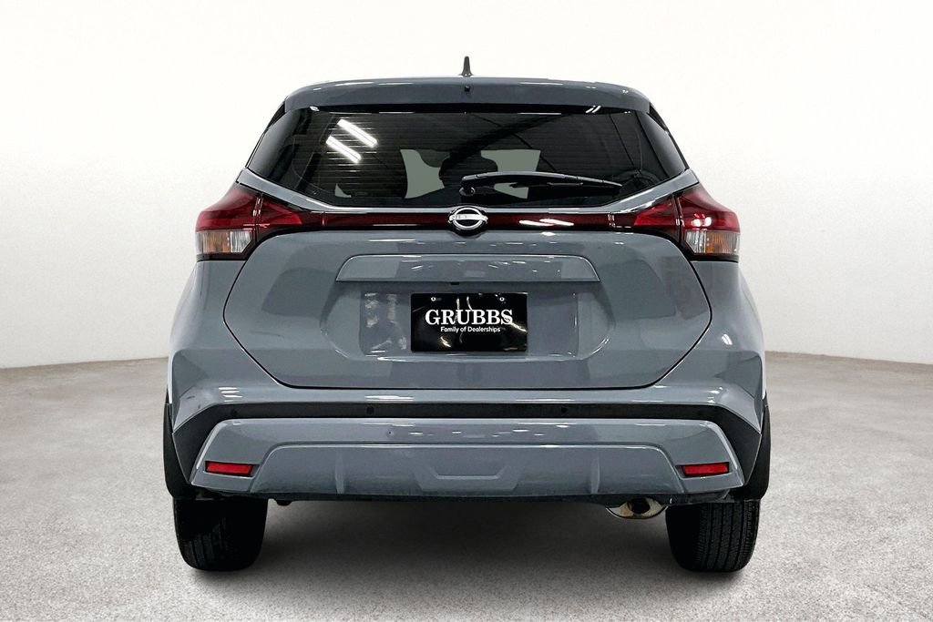 Used 2023 Nissan Kicks SV image 6