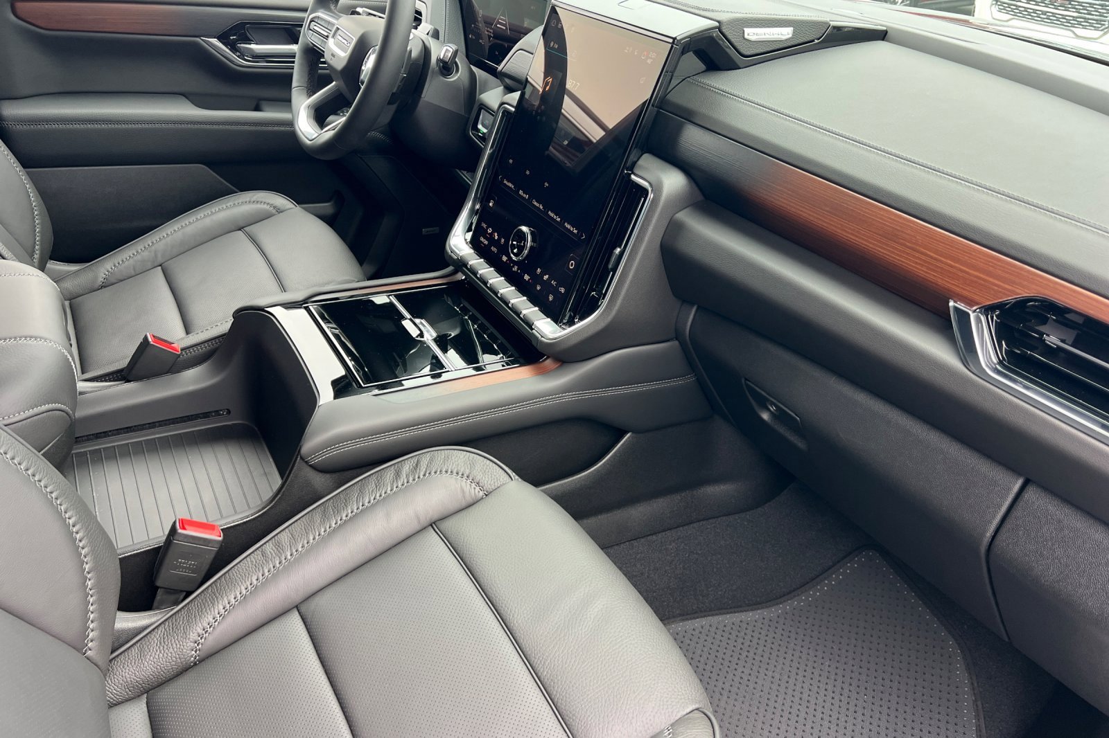 New 2026 GMC Yukon Denali w/ Advanced Technology Package image 17