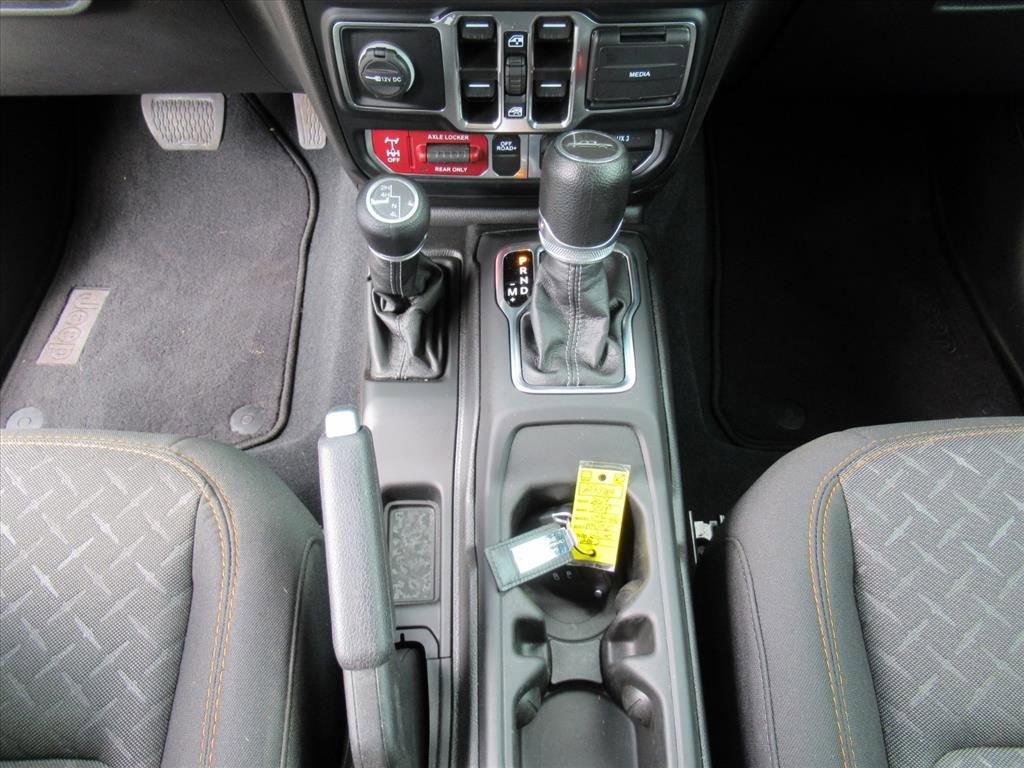 Certified 2024 Jeep Gladiator Mojave w/ Technology Group image 23