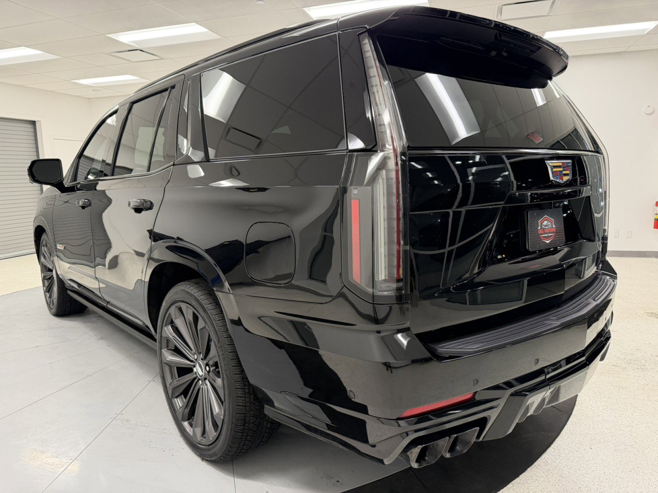 Used 2025 Cadillac Escalade V image 5