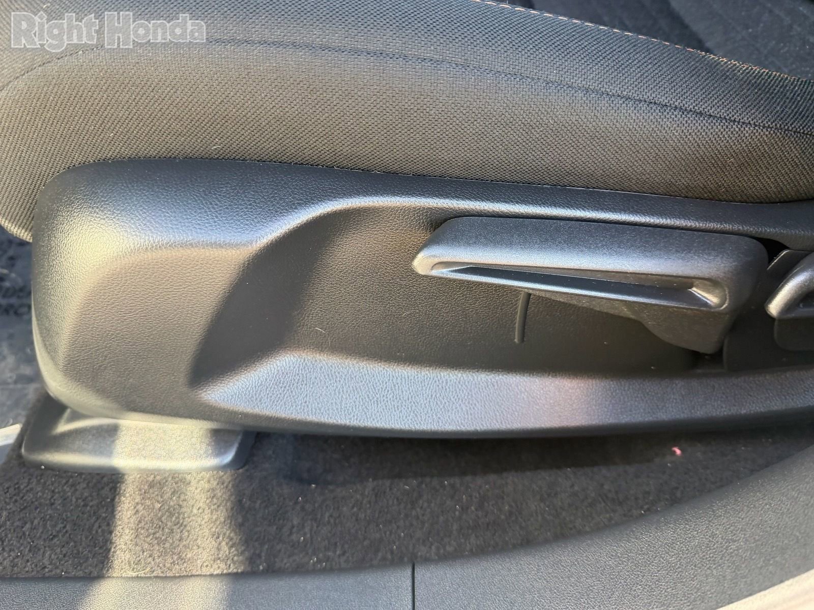Certified 2025 Honda HR-V Sport image 24