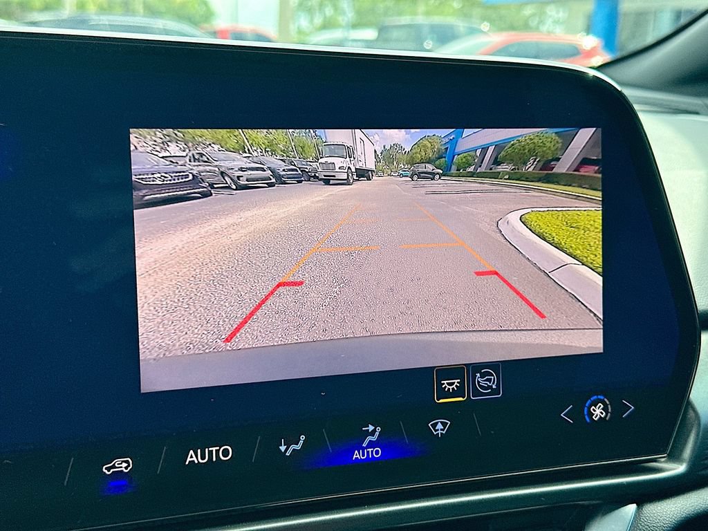 Certified 2025 Chevrolet Equinox EV LT FWD image 13