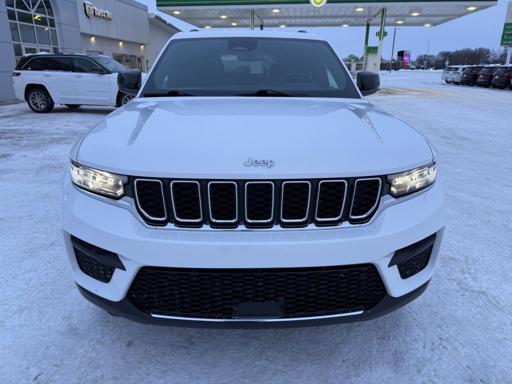 Used 2024 Jeep Grand Cherokee Laredo w/ Luxury Tech Group I image 3