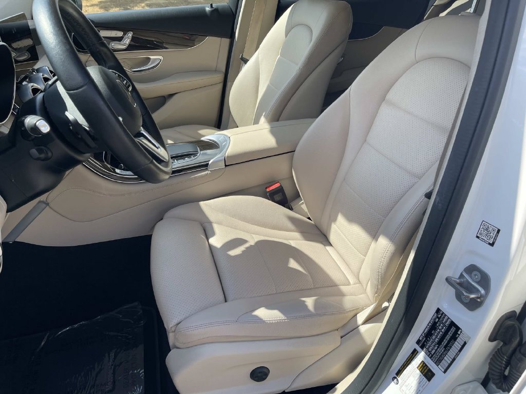Used 2020 Mercedes-Benz GLC 300 image 27
