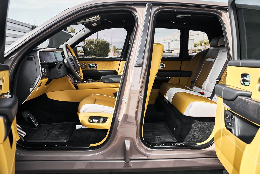 Used 2026 Rolls-Royce Cullinan Black Badge image 26