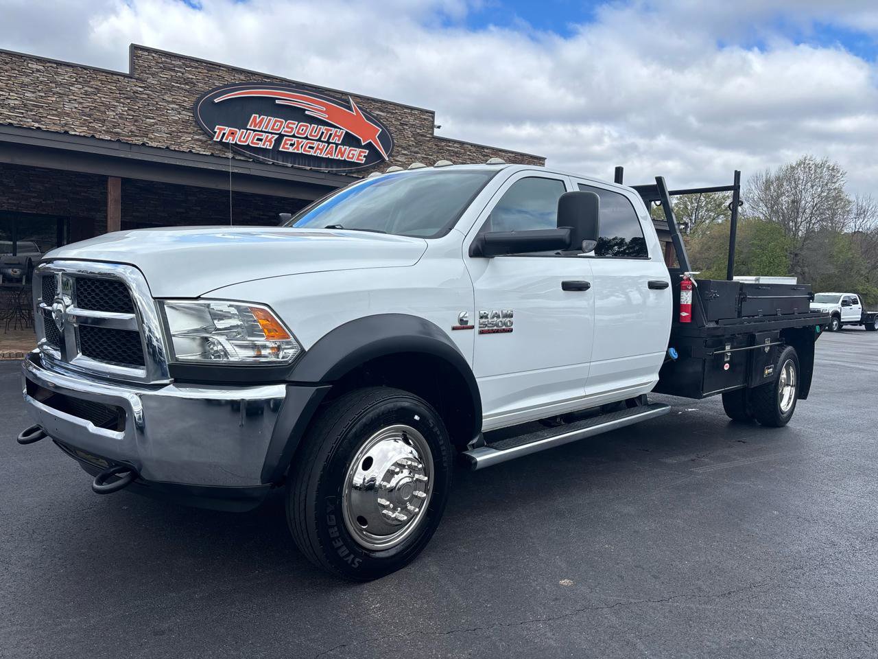 Used 2018 RAM 5500 Tradesman w/ Ambulance Prep Group RWD image 3