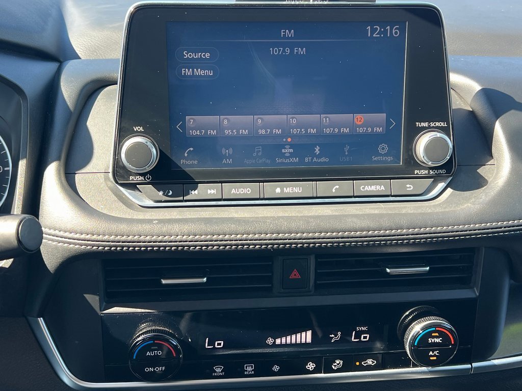 Used 2024 Nissan Rogue SV image 28