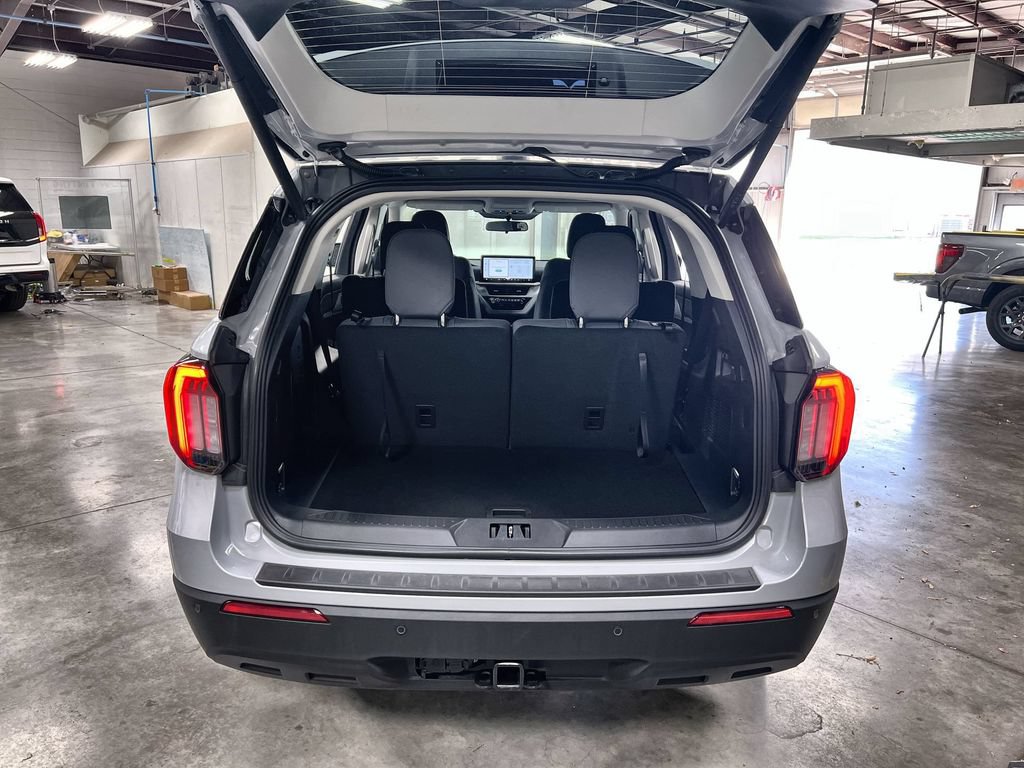 New 2026 Ford Explorer Active AWD/4WD image 23