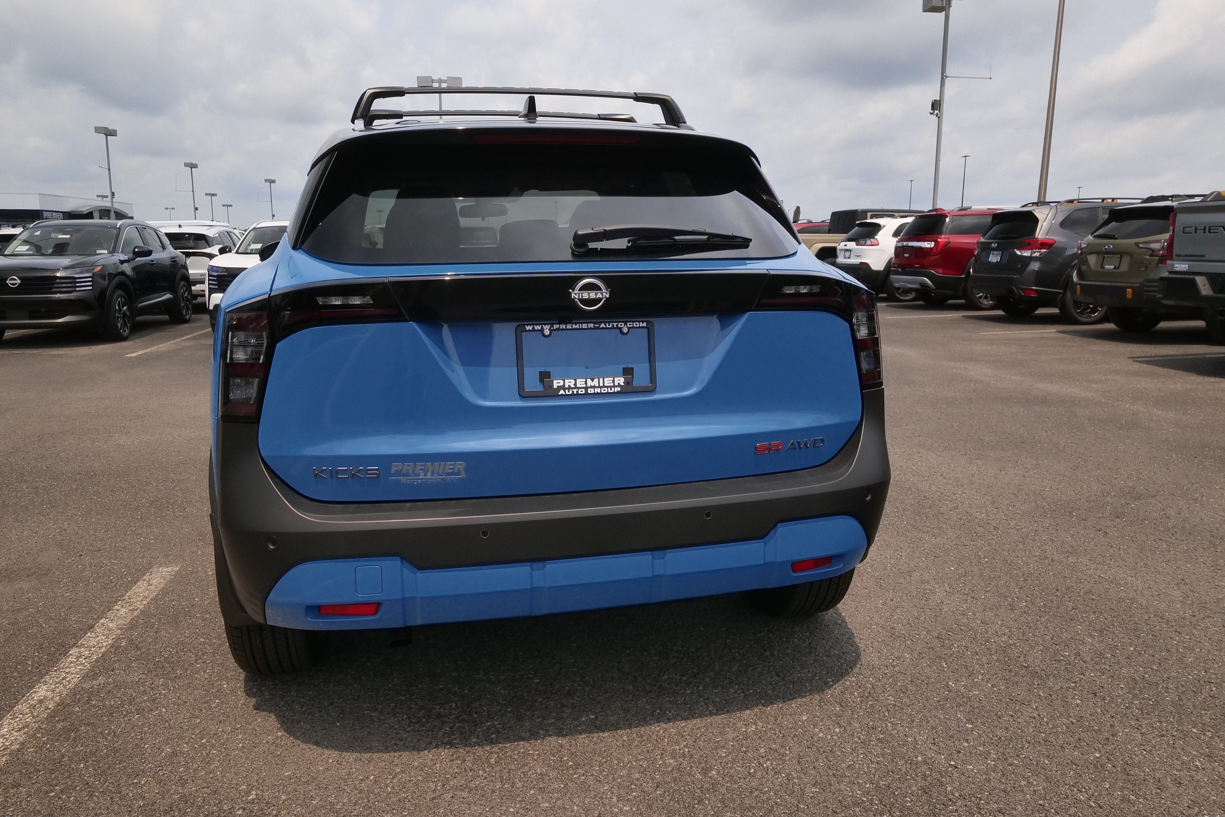 New 2026 Nissan Kicks SR w/ Cold Weather Package AWD/4WD image 7