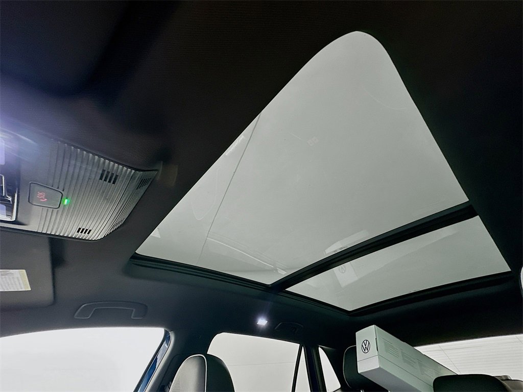 New 2026 Volkswagen Atlas Cross Sport SEL Premium R-Line image 18