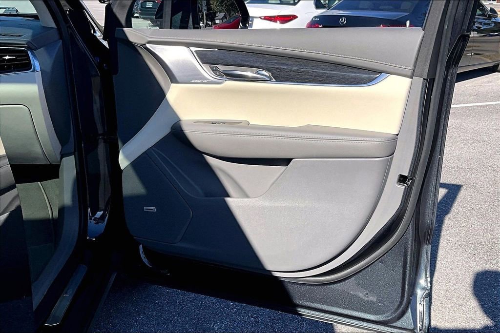 Used 2023 Cadillac XT6 Premium Luxury w/ Technology Package image 29