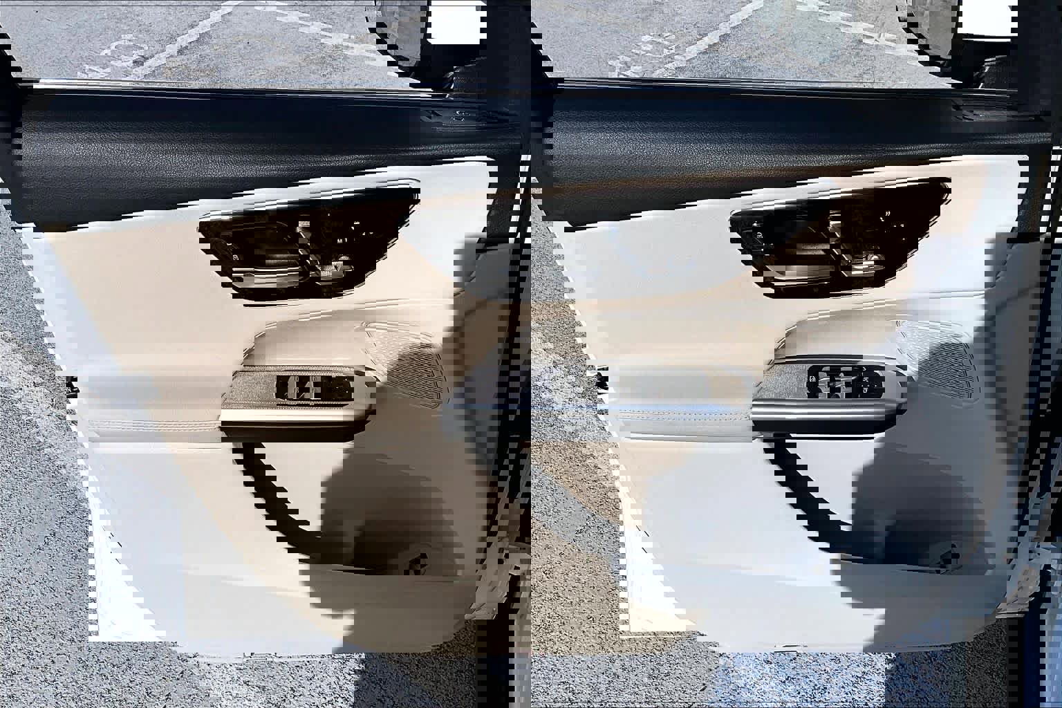 Certified 2025 Mercedes-Benz GLC 300 image 21