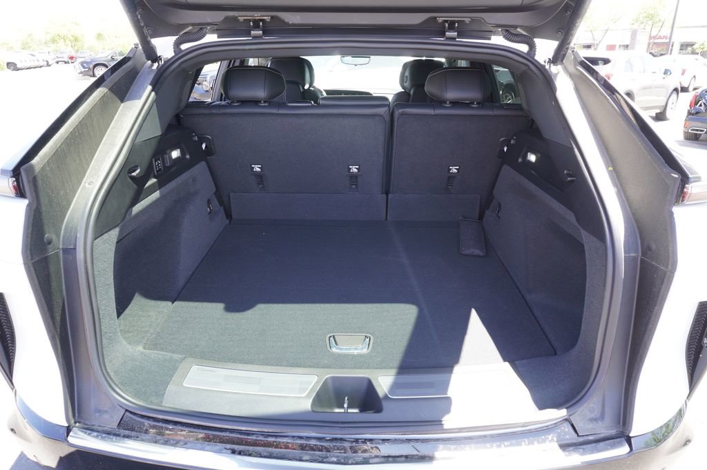 New 2025 Cadillac Lyriq Luxury image 7