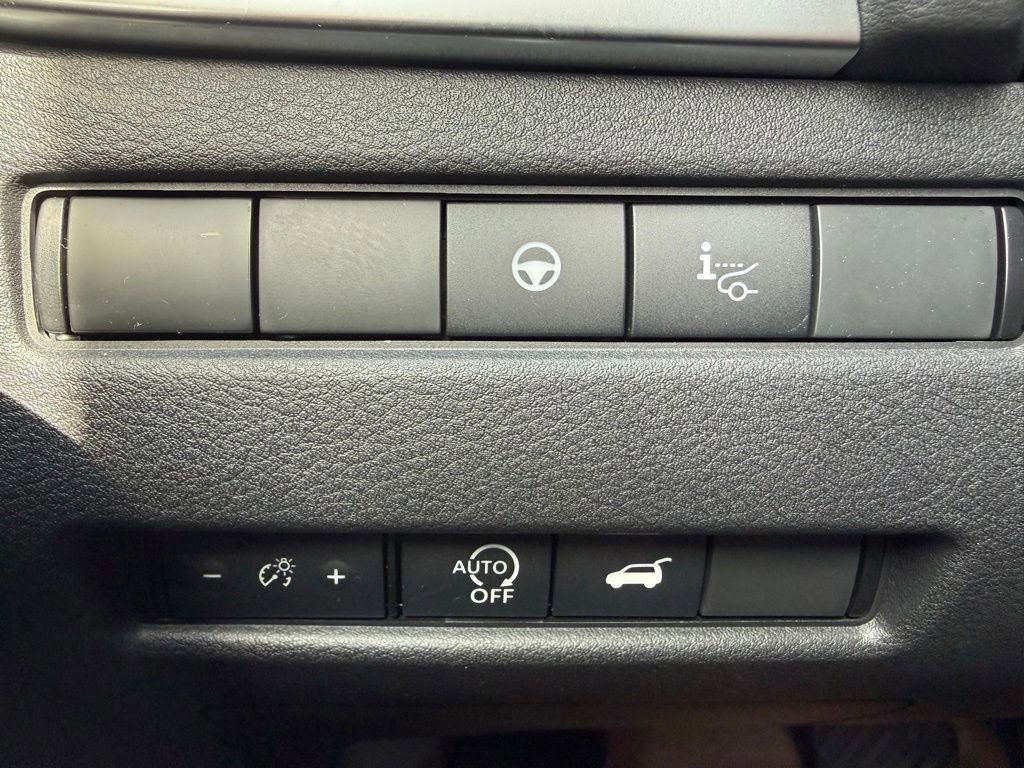 Used 2023 Nissan Rogue Platinum w/ Platinum Premium Package AWD/4WD image 27