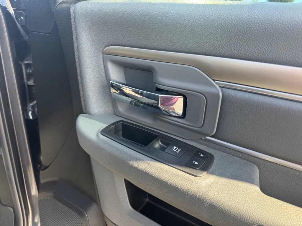 Used 2019 RAM 1500 Classic SLT w/ Luxury Group AWD/4WD image 15