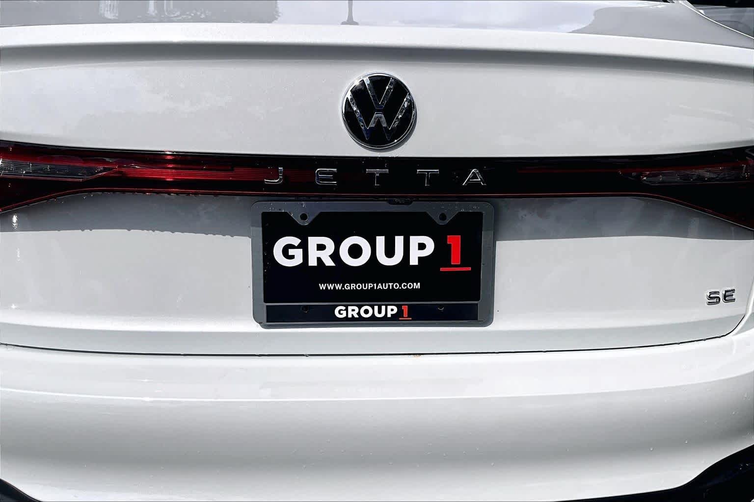 New 2027 Volkswagen Jetta SE FWD image 15