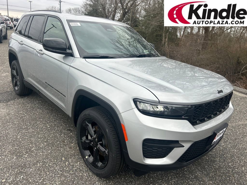 New 2025 Jeep Grand Cherokee Altitude image 1