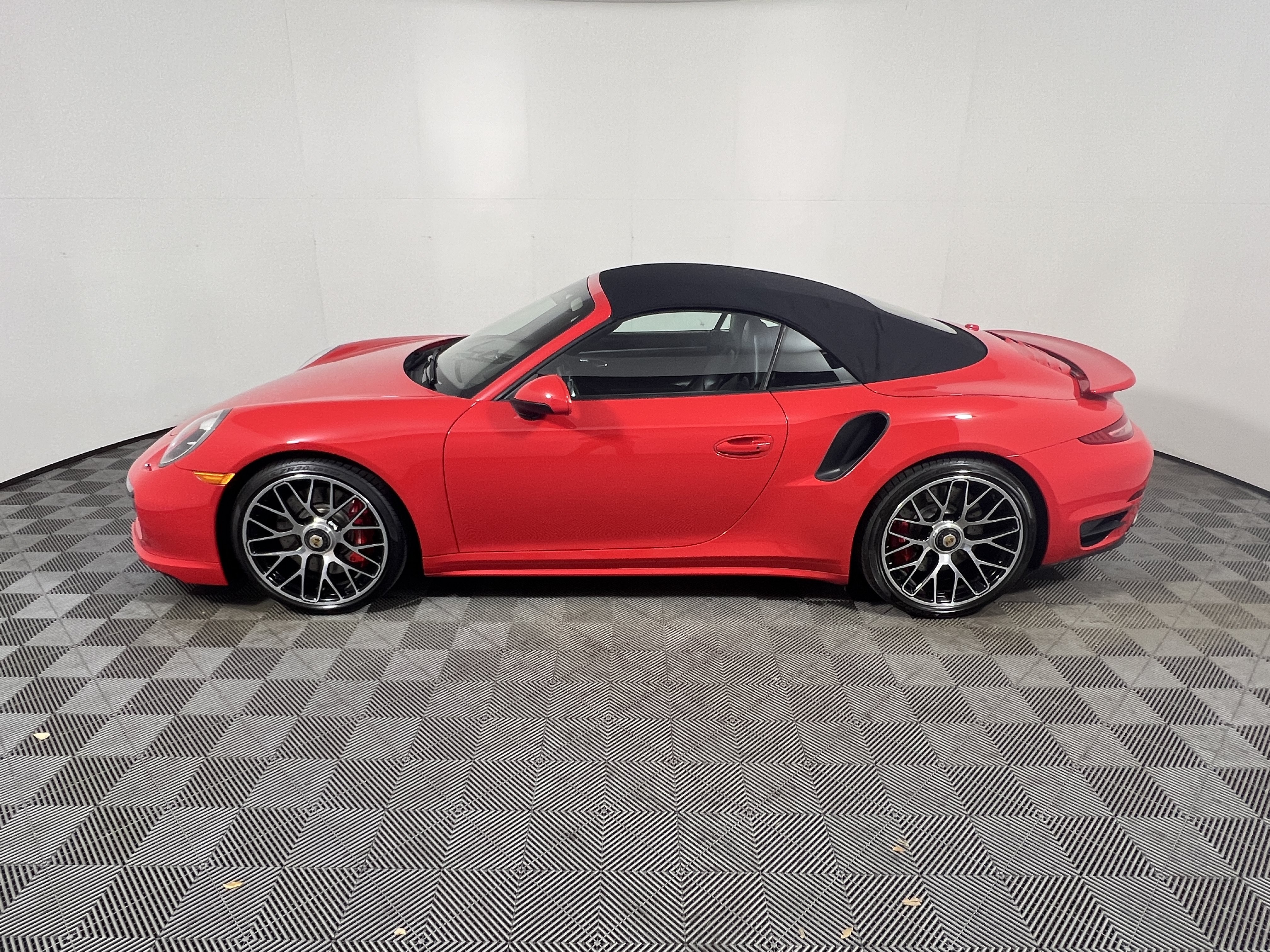 Certified 2015 Porsche 911 4 Cabriolet AWD/4WD image 2