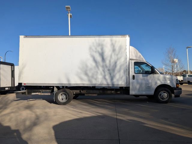New 2024 Chevrolet Express 4500 Extended w/ Power Convenience Package RWD image 3