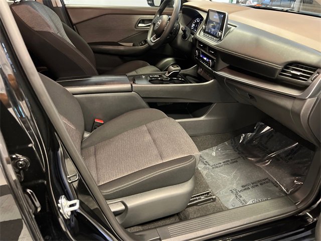 Used 2023 Nissan Rogue SV image 10