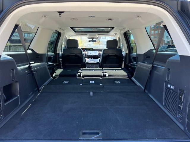 Used 2025 Ford Expedition Max Platinum AWD/4WD image 33