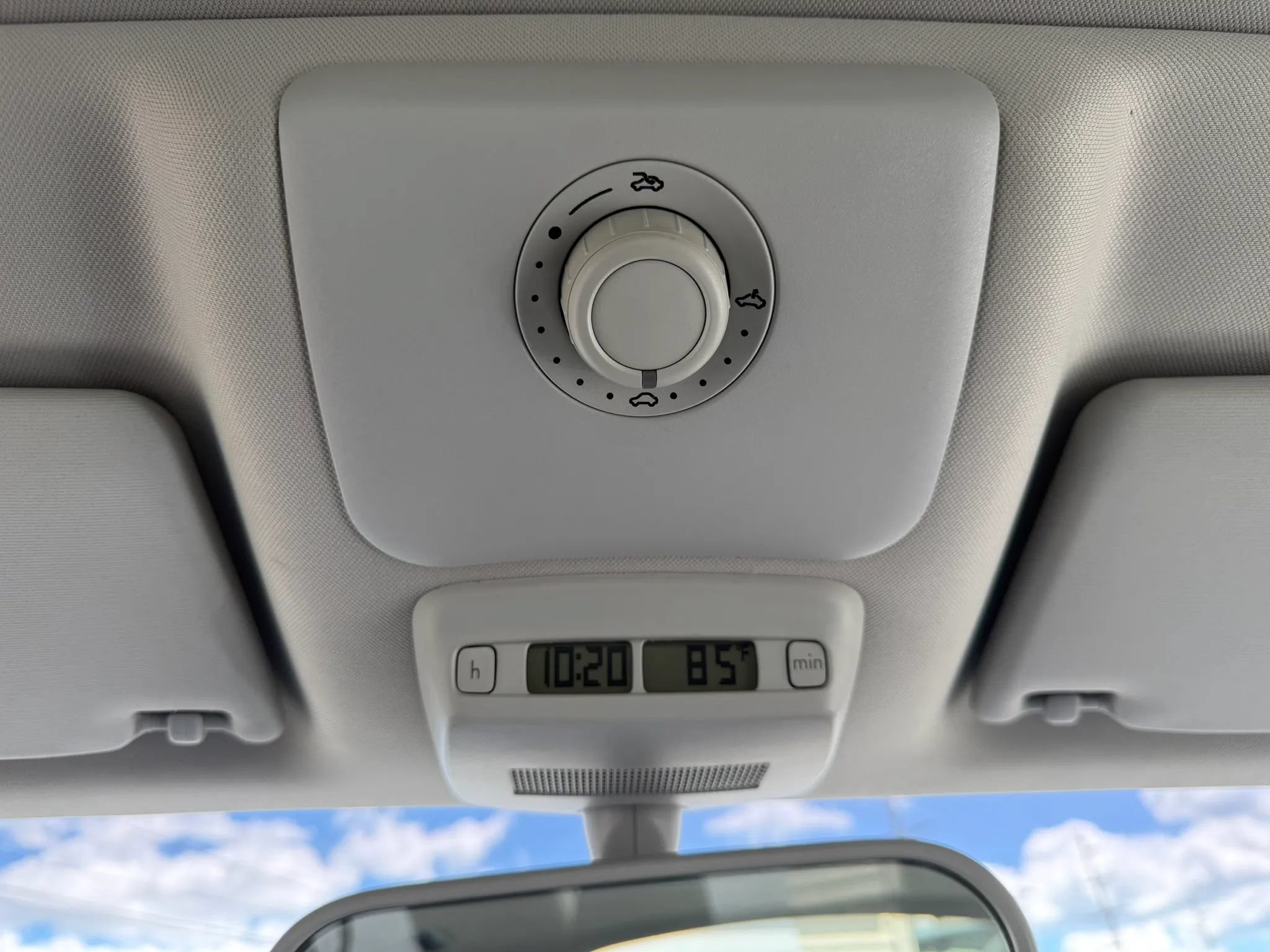Used 2009 Volkswagen Beetle Coupe FWD image 39