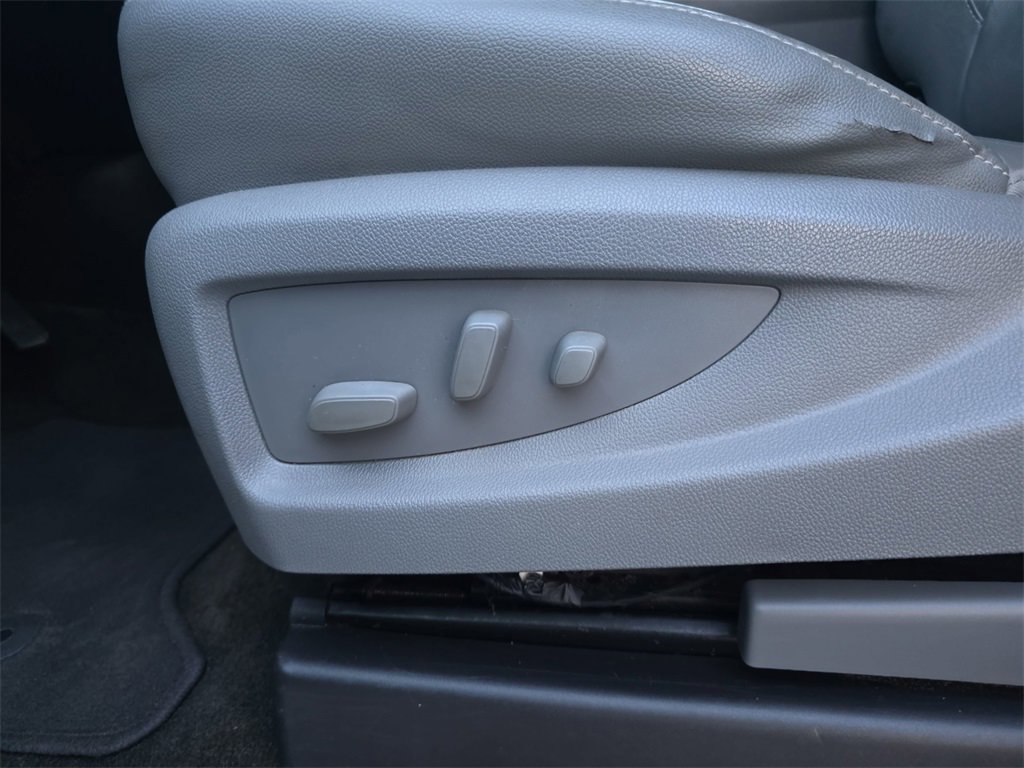 Used 2017 Chevrolet Suburban LT image 25