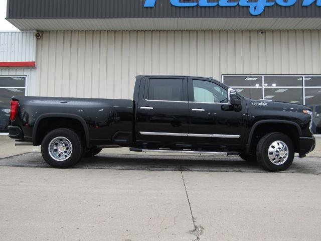 Used 2026 Chevrolet Silverado 3500 High Country AWD/4WD image 2
