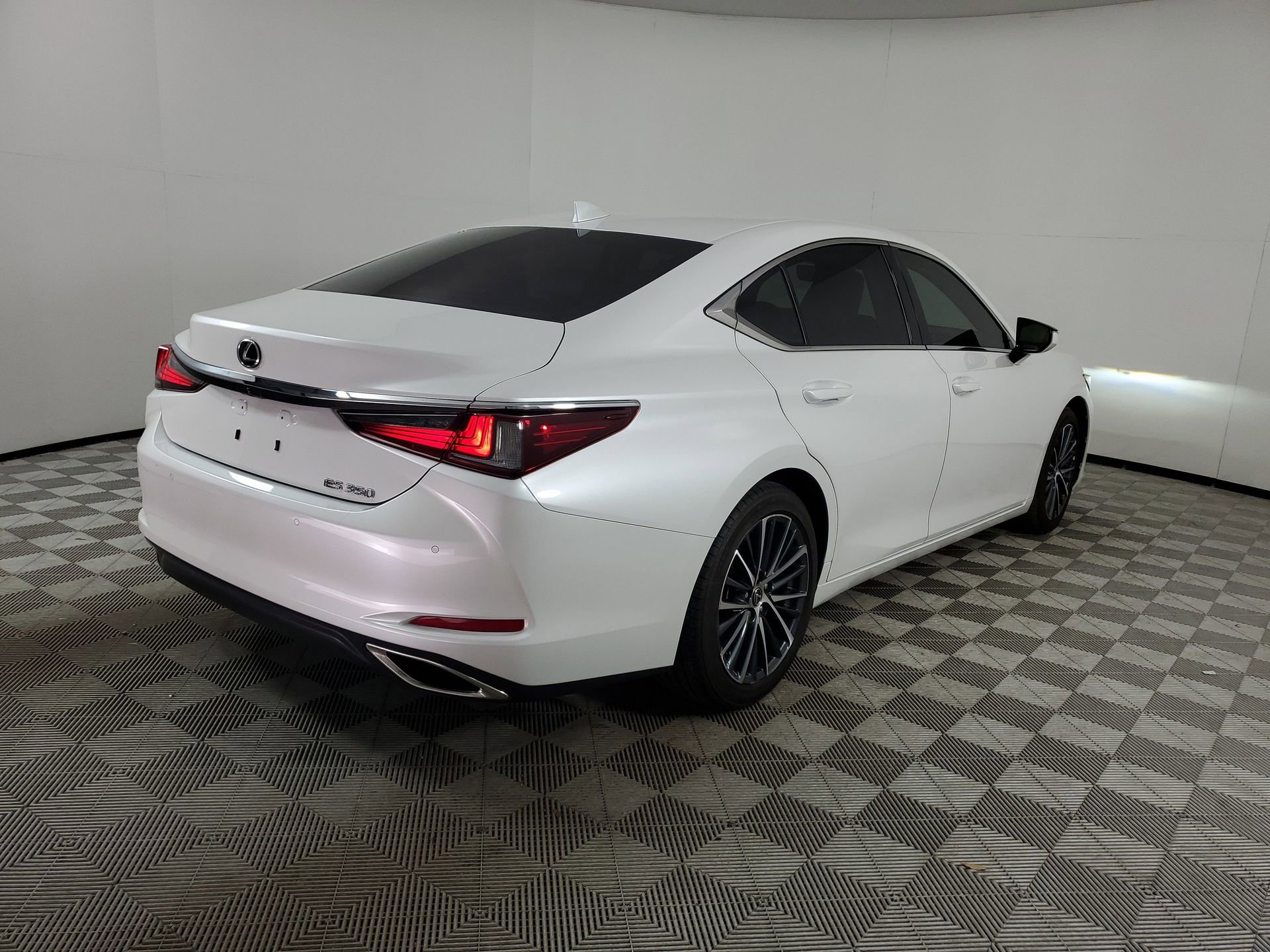 Used 2023 Lexus ES 350 w/ Premium Package image 10