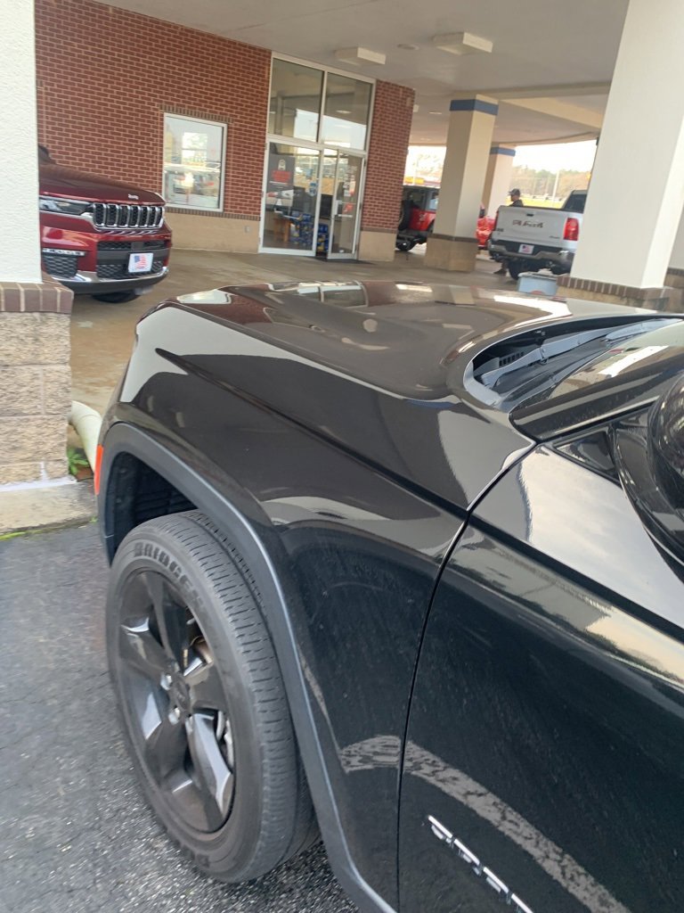 Used 2023 Jeep Grand Cherokee L Laredo image 29