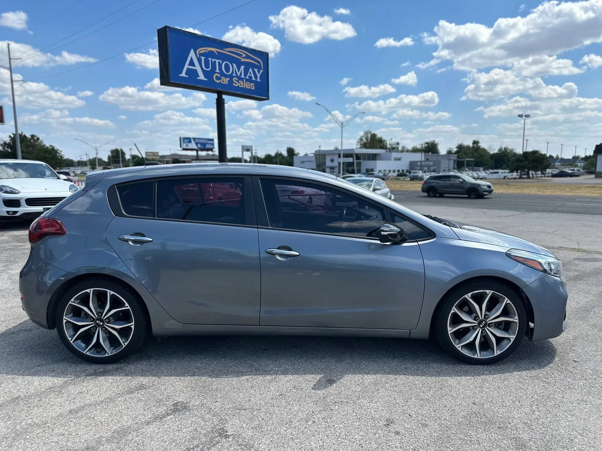 Used 2017 Kia Forte SX w/ SX Premium Tech Package FWD image 5