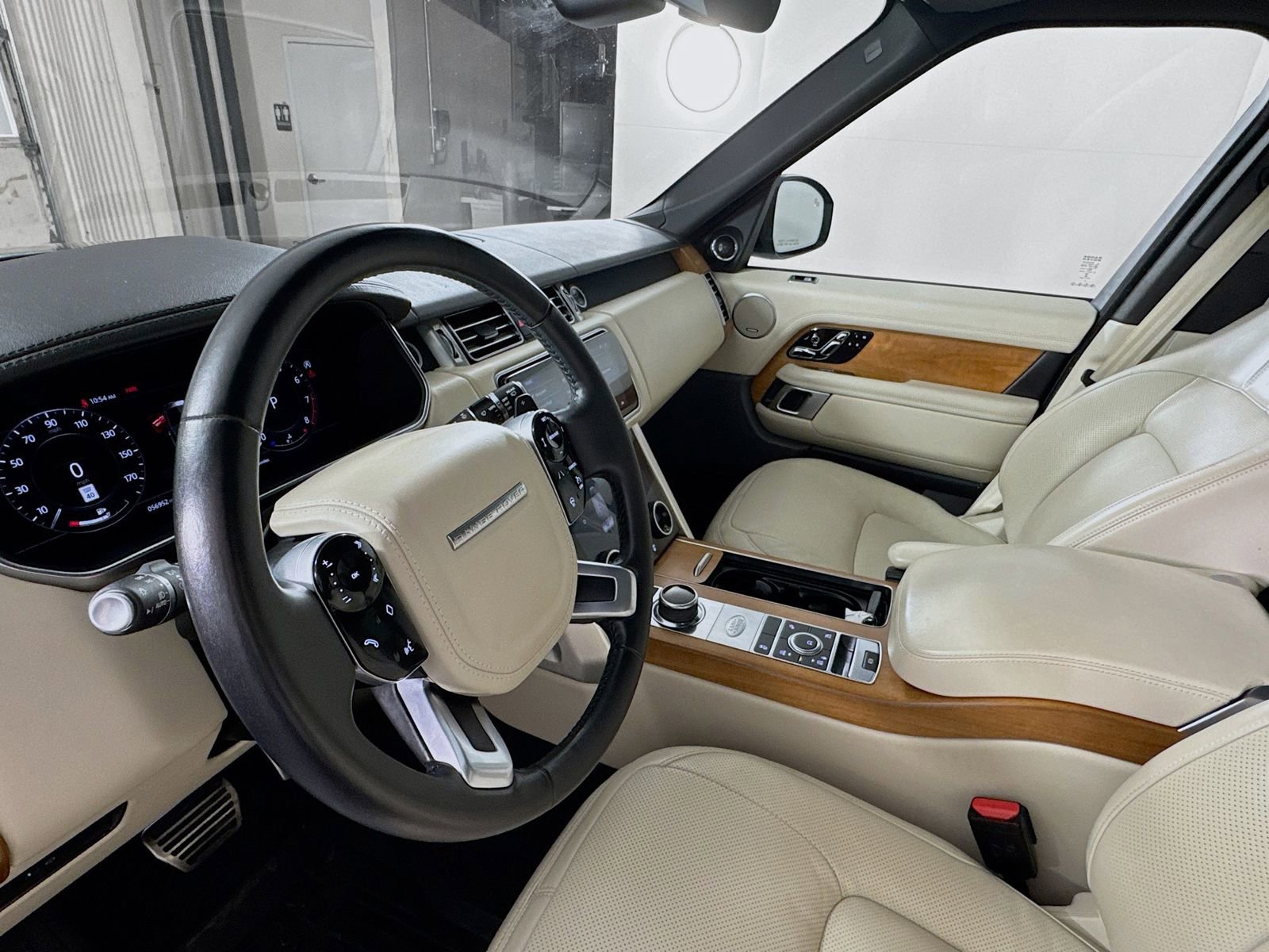 Used 2021 Land Rover Range Rover Westminster Edition image 8