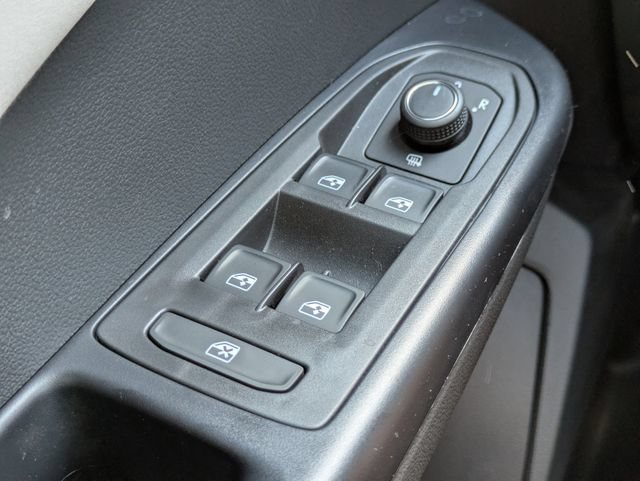 New 2026 Volkswagen Taos SE FWD image 25
