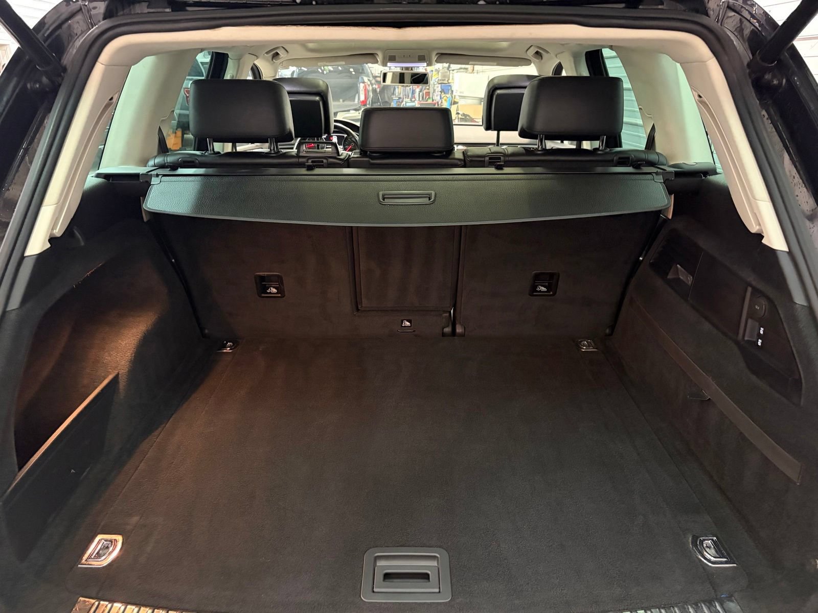 Used 2015 Volkswagen Touareg TDI AWD/4WD image 34