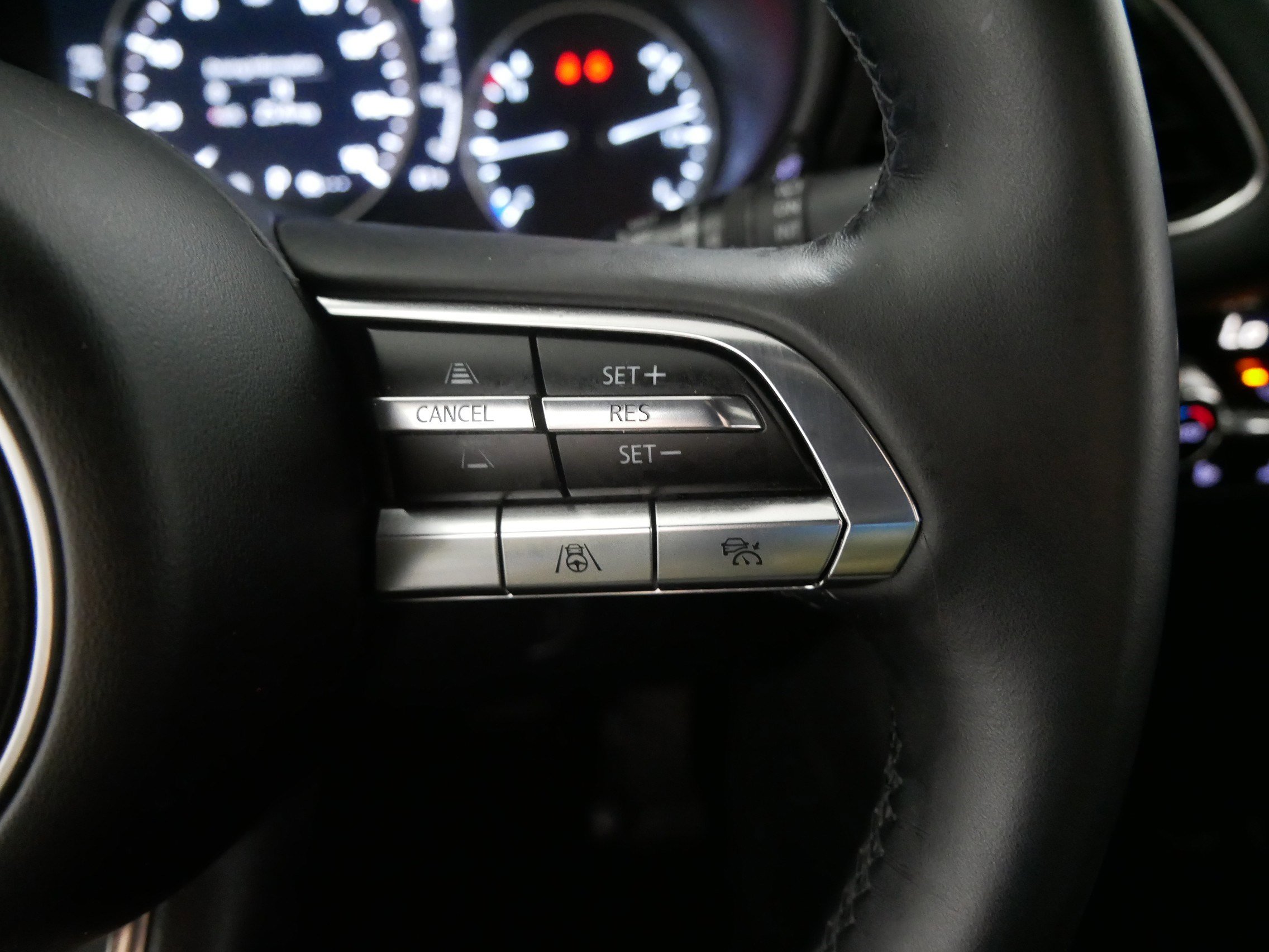 Used 2021 MAZDA MAZDA3 Hatchback w/Premium Plus Pkg image 28