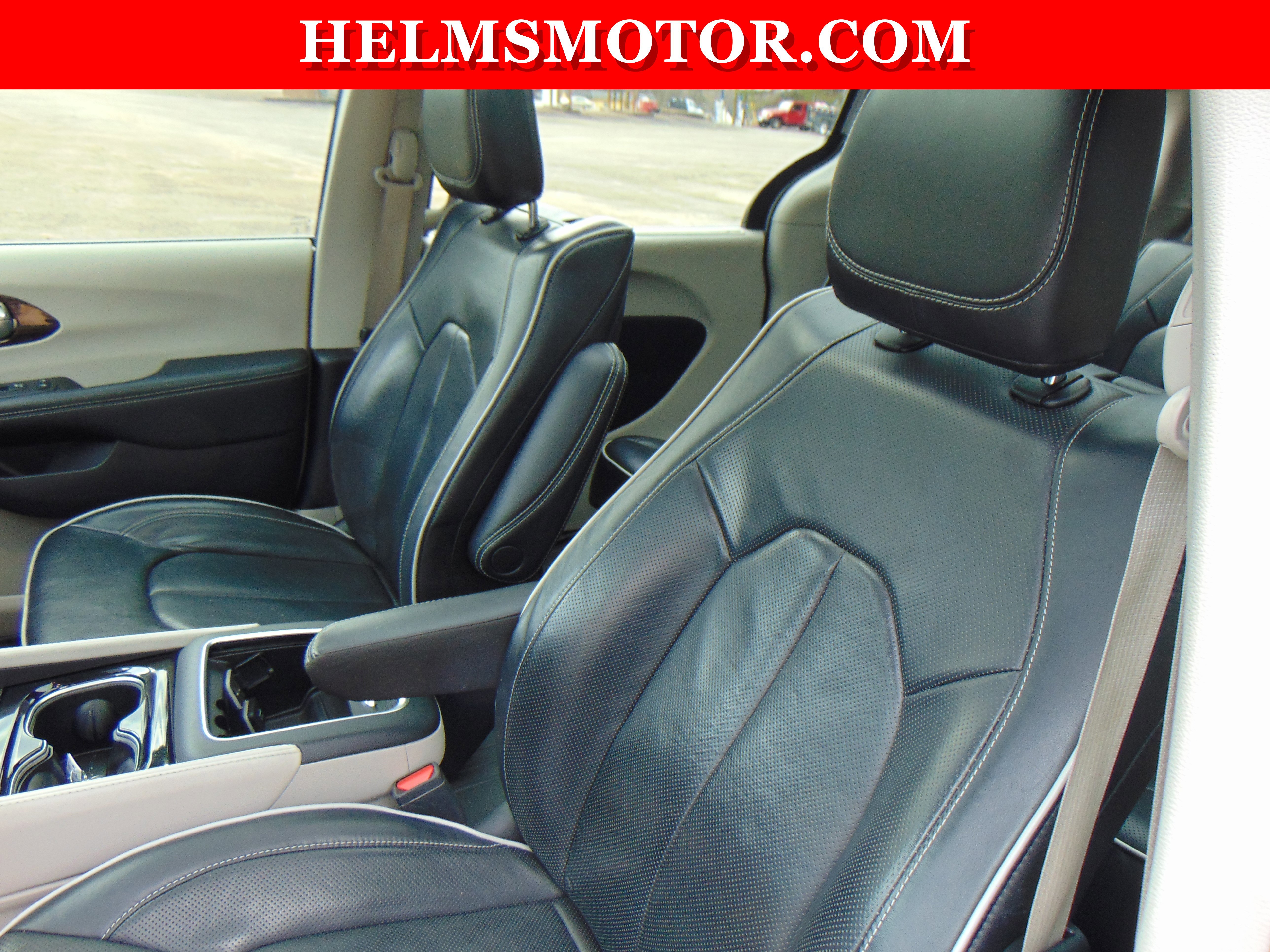 Certified 2022 Chrysler Pacifica Limited w/ Uconnect Theater Family Group image 45