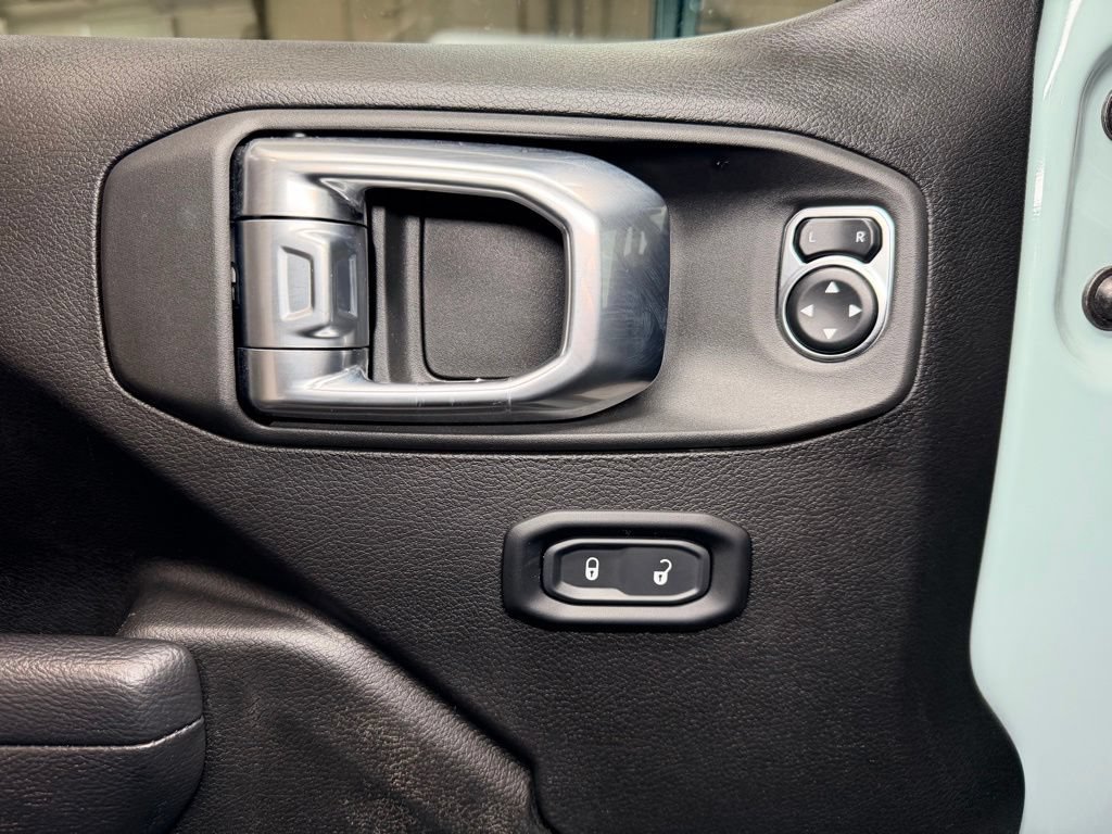 Used 2024 Jeep Wrangler Unlimited Sport AWD/4WD image 6