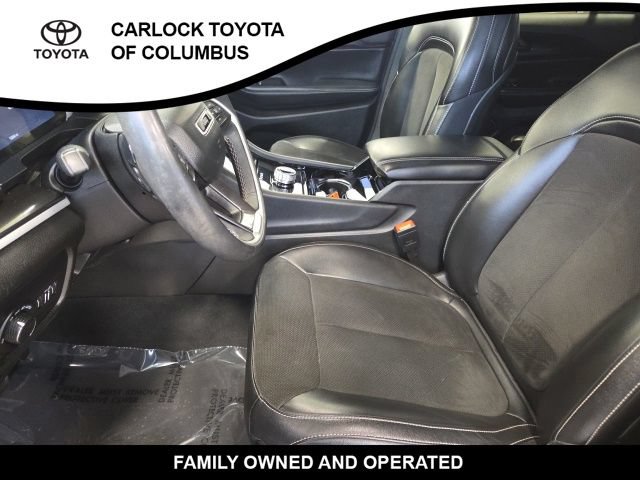 Used 2023 Jeep Grand Cherokee Altitude AWD/4WD image 12