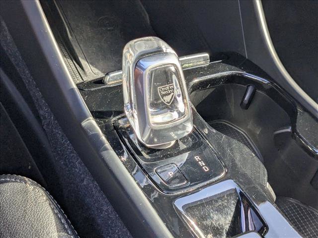 Used 2020 Volvo XC40 T5 Inscription image 12