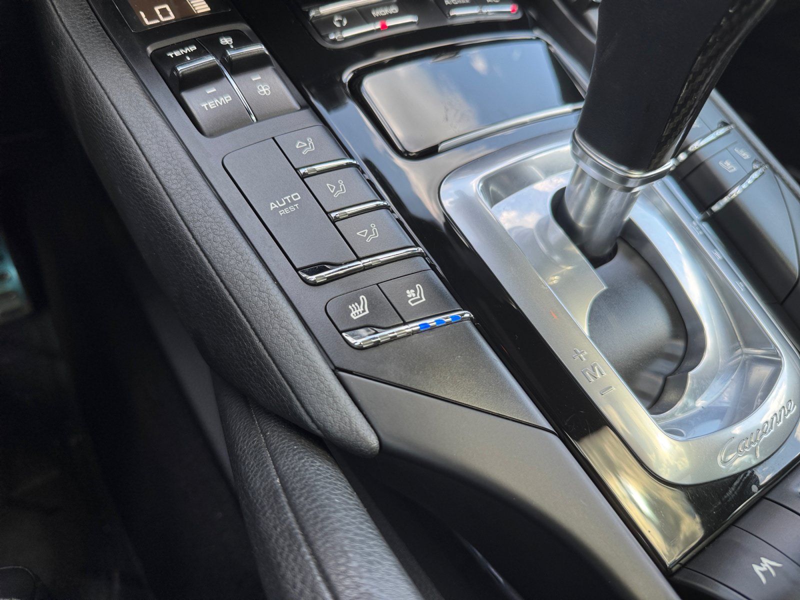 Used 2012 Porsche Cayenne S AWD/4WD image 22