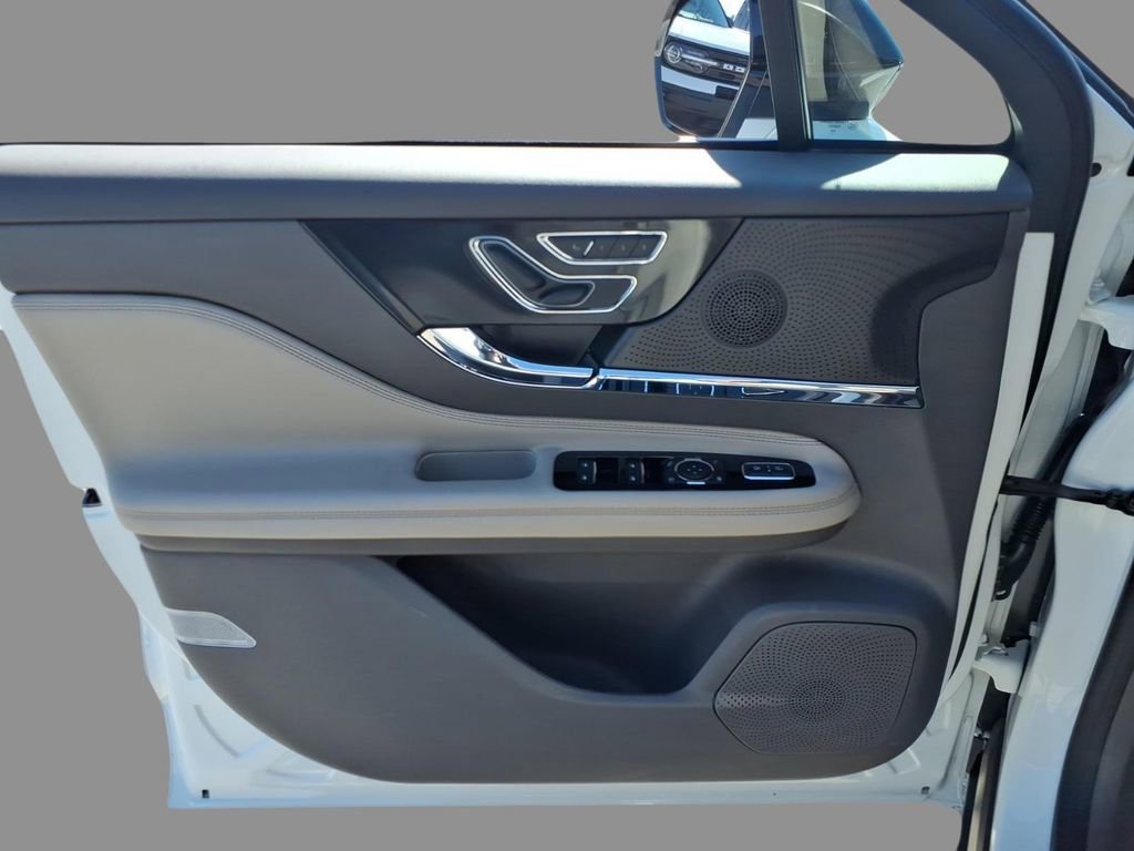 Certified 2023 Lincoln Corsair Reserve image 16