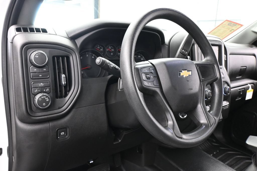Used 2026 Chevrolet Silverado 3500 W/T AWD/4WD image 15